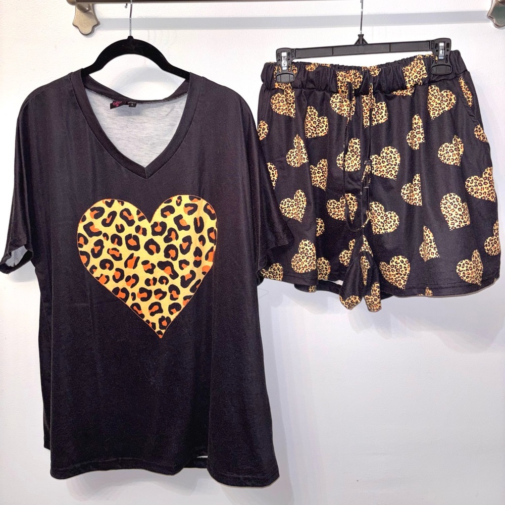 Black Leopard Heart Women's Pajama Set